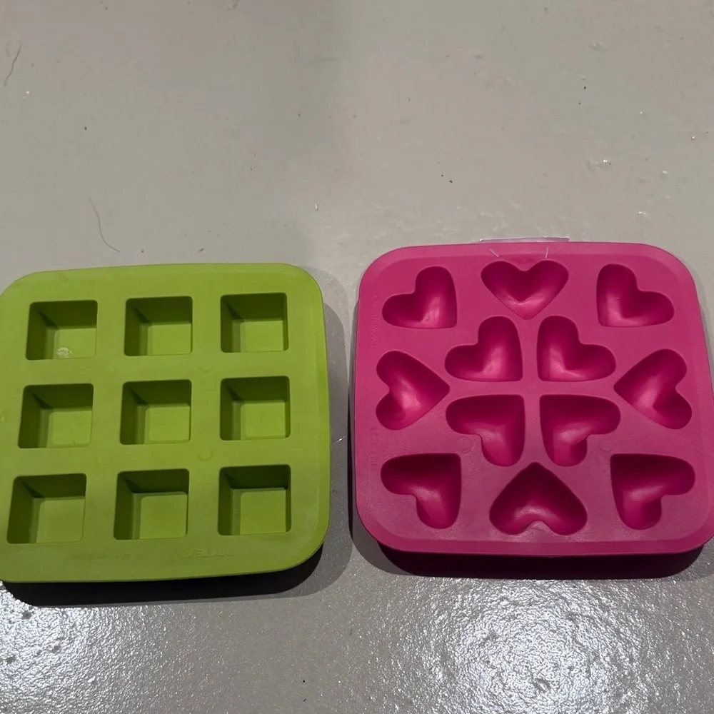 Ilea ice cube molds Green Pink Silicone ice cube trays set of 2 square hearts